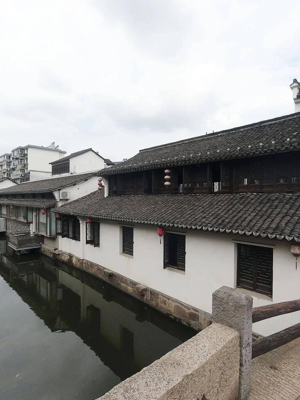 电脑屏幕有色差是什么原因